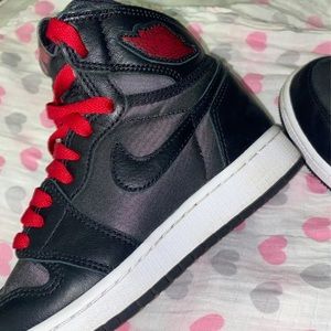 Jordan 1 Retro High Black Satin Gym Red